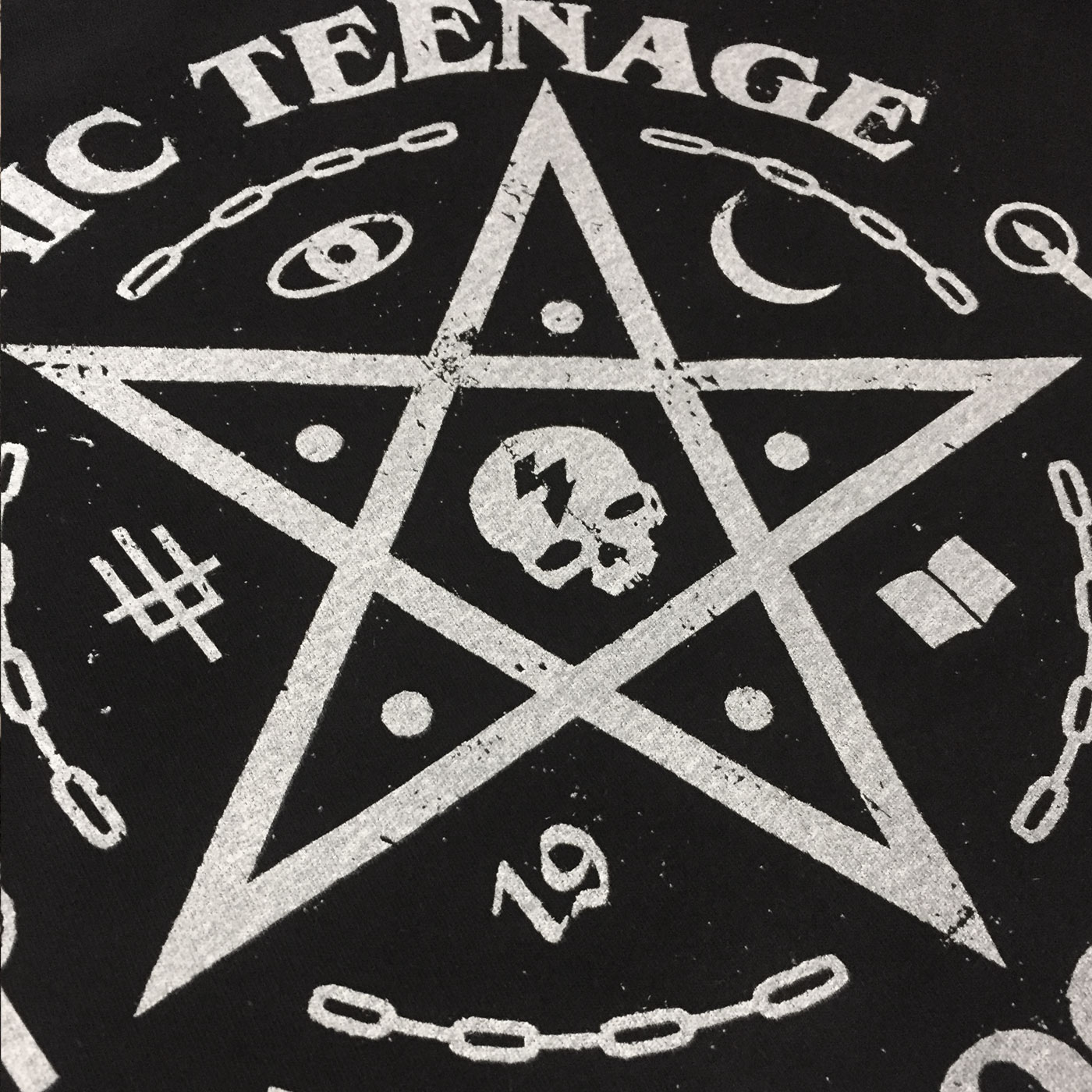 ultra-trash-satanic-teenage-voodoo-cult-black-detail